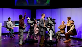 « L’Horizon des événements » de Frédéric Sonntag, ambitieuse réflexion sur les paradoxes d’un monde qui court à sa perte - Critique sortie Théâtre Paris _THEATRE SILVIA MONFORT