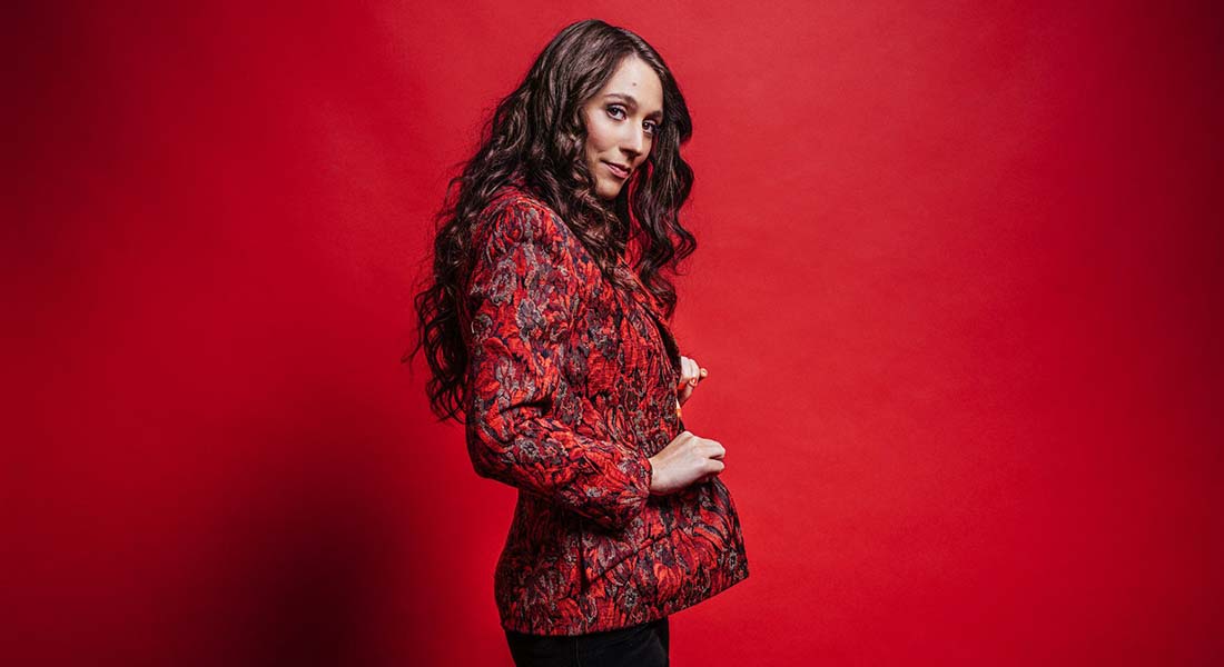 Leila Duclos, Fille du feu entre swing, jazz manouche et chanson française - Critique sortie Jazz / Musiques Bagneux _Théâtre Victor Hugo