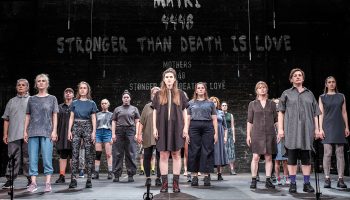 « Mothers – A Song for wartime » de Marta Górnicka, une proposition d’une grande force théâtrale et politique - Critique sortie Théâtre Strasbourg Maillon
