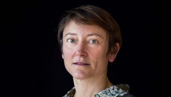 Sandrine Anglade met en jeu une théâtralité renouvelée dans « Un piano dans la montagne » - Critique sortie 