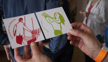 Danse tout terrain : un jeu de cartes pour pratiquer la danse en tous lieux - Critique sortie  DIJON Le Dancing CDCN