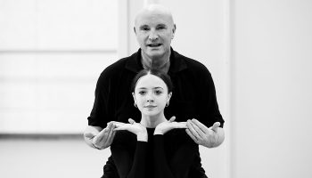 Jean-Christophe Maillot présente une version monumentale de « L’Enfant et les Sortilèges » - Critique sortie Danse Monaco Grimaldi Forum