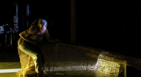 Marie Payen part à la rencontre du langage de la folie avec « La Nuit c’est comme ça » - Critique sortie Théâtre saint denis Théâtre Gérard Philipe