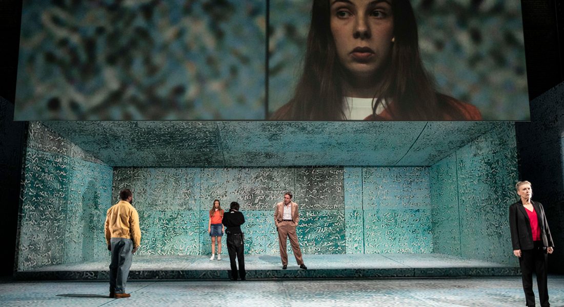 Stanislas Nordey porte à la scène « Le Voyage dans l’Est » de Christine Angot de la plus puissante des façons - Critique sortie Théâtre Strasbourg Théâtre National de Strasbourg