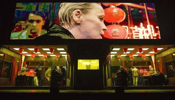 Le metteur en scène polonais Łukasz Twarkowski mêle théâtre, arts visuels et vidéos dans « Rohtko » - Critique sortie Théâtre Paris L’Odéon-Théâtre de l’Europe