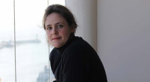 « Comme le nageur au fond des mers » de Bérangère Jannelle, fiction contemporaine entre obsession amoureuse, perte de mémoire et tragédies migratoires - Critique sortie Théâtre Paris. Théâtre ouvert