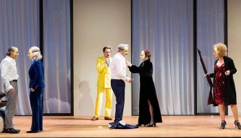 Così fan tutte, une expérimentation dramaturgique signée Dmitri Tcherniakov avec des chanteurs quinquagénaires - Critique sortie Classique / Opéra Paris Théâtre du Châtelet