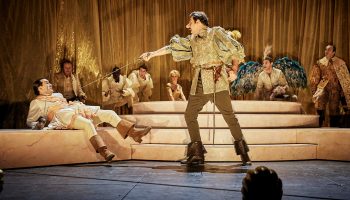 Emmanuel Daumas signe une nouvelle production de « Cyrano de Bergerac » à la Comédie-Française emmenée par Laurent Lafitte - Critique sortie Théâtre Paris Théâtre du Vieux-Colombier - Comédie Française