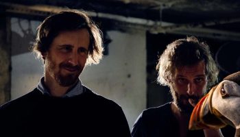 Le Groupe Fantôme revient aux Plateaux Sauvages avec le surprenant et inventif « Futur » - Critique sortie Théâtre Paris Les Plateaux Sauvages