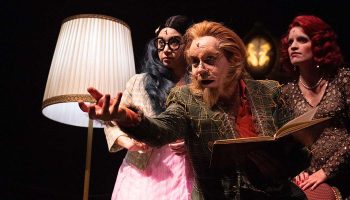 Omar Porras célèbre les 30 ans de sa compagnie, le Teatro Malandro, avec l’exaltant « Le Conte des Contes » - Critique sortie Théâtre Renens-Malley TKM - Théâtre Kléber-Méleau