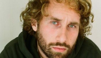 Sébastien Kheroufi transpose le poème dramatique de Peter Handke dans le contexte des cités françaises dans « Par les villages » - Critique sortie Théâtre Ivry-sur-Seine _Théâtre des Quartiers d’Ivry