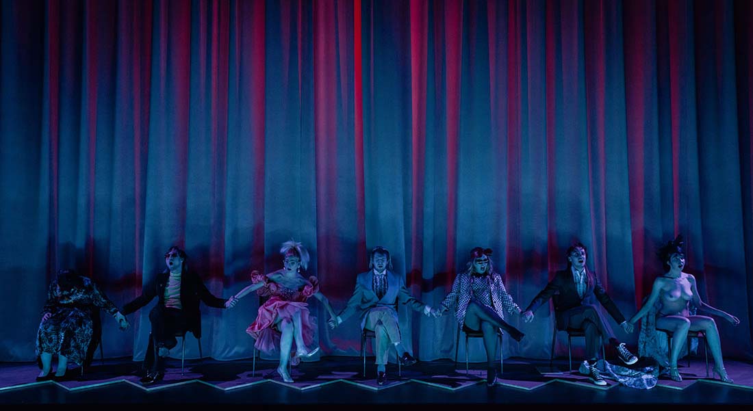 Dans « Vertige (2001-2021) », Guillaume Vincent met en scène les sept élèves de la promotion 6 de l’École du Nord - Critique sortie Théâtre Paris _THEATRE SILVIA MONFORT