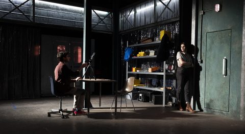 Lucas Samain crée « Derrière les lignes ennemies », huis clos autour d’une prise d’otage - Critique sortie Théâtre Paris Théâtre du Rond-Point