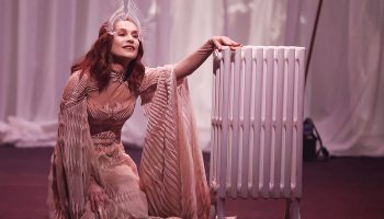 Romeo Castellucci plonge « Bérénice » de Racine dans un bain de radicalité contemporaine - Critique sortie Théâtre Paris Théâtre de la Ville-Sarah Bernhardt