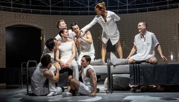 Le formidable « Romeo + Juliet » de Matthew Bourne mise sur la jeune génération - Critique sortie Danse Paris Théâtre du Châtelet