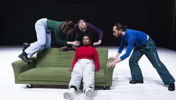 Christophe Rauck crée « Le Rire des singes / Les Pleurs du cerf » avec La Belle Troupe des Amandiers, un texte commandé à Nicolas Girard-Michelotti - Critique sortie Théâtre Nanterre Théâtre Nanterre Amandiers