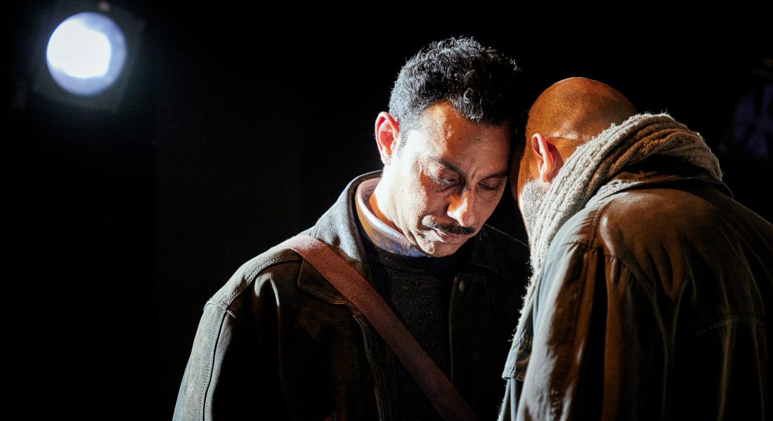 Sébastien Kheroufi transpose « Par les villages » de Peter Handke dans une cité de banlieue française : lumineux ! - Critique sortie Théâtre Ivry-sur-Seine _Théâtre des Quartiers d’Ivry