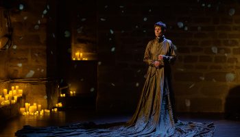 Ce « Rossignol à la langue pourrie » de Jehan-Rictus, admirablement mis en scène par Guy-Pierre Couleau résonne avec une force peu commune - Critique sortie Théâtre Paris Essaïon Théâtre