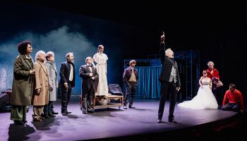 Patrick Pineau crée « Le Mandat » de Nicolaï Erdman, un tourbillon de vitalité et de rire - Critique sortie Théâtre Lyon Les Célestins – Théâtre de Lyon
