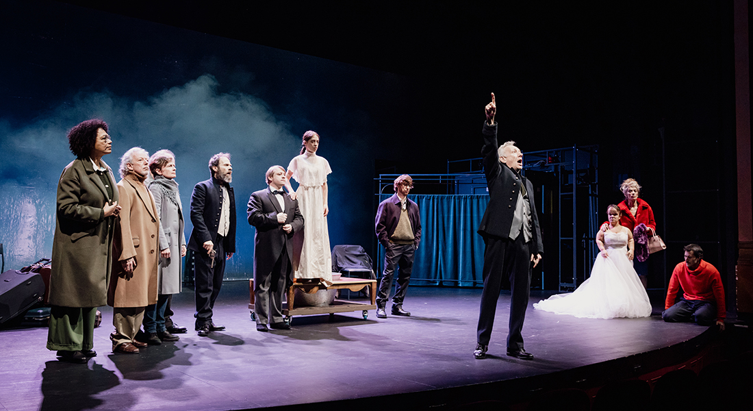 Patrick Pineau crée « Le Mandat » de Nicolaï Erdman, un tourbillon de vitalité et de rire - Critique sortie Théâtre Lyon Les Célestins – Théâtre de Lyon