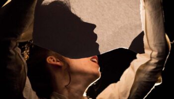 « Du rêve que fut ma vie » des Anges au plafond : un poème visuel - Critique sortie Théâtre Paris Théâtre 14