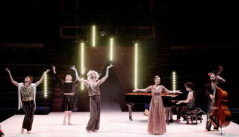 « Le Cabaret de la Rose Blanche » par Radhouane El Meddeb : une fête douce-amère - Critique sortie  Paris Théâtre de l’Aquarium