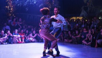 « Save the last dance for me » d’Alessandro Sciarroni - Critique sortie Danse Saint-Ouen Espace 1789