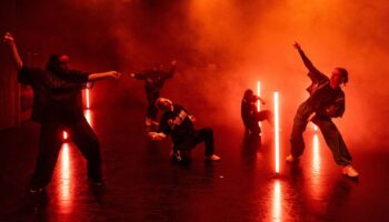 Sonya Lindfors présente « Something like this » ou le pouvoir du vivre ensemble - Critique sortie Danse Paris Atelier de Paris / CDCN