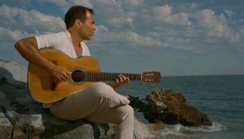 Rogê, l’un des meilleurs chantres actuels de la samba - Critique sortie Jazz / Musiques Paris Cabaret Sauvage