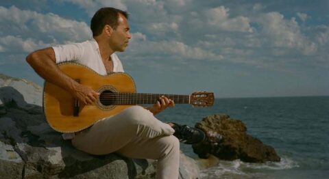 Rogê, l’un des meilleurs chantres actuels de la samba - Critique sortie Jazz / Musiques Paris Cabaret Sauvage