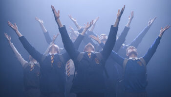 From England with love d’Hofesh Shechter : sombre et percutant - Critique sortie Danse France Divers lieux