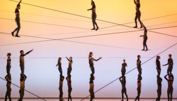 Rachid Ouramdane crée « Oustider » pour le Ballet du Grand Théâtre de Genève : un spectacle d’une profonde beauté ! - Critique sortie Danse Paris La Villette