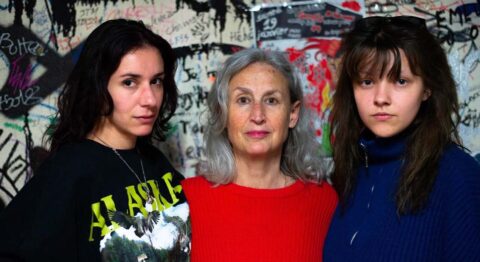 « 160000 enfants (violences sexuelles et déni social) », une pièce sur la manière dont notre société accueille les plaintes des enfants victimes de violences sexuelles - Critique sortie Avignon / 2024 Avignon Avignon Off. Théâtre des Lila’s