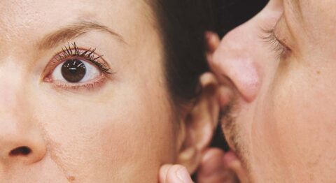 « Limbo » d’Amélie Dallaire interroge le public sur son propre rapport à la liberté - Critique sortie Avignon / 2024 Avignon Avignon Off. Théâtre du Train Bleu