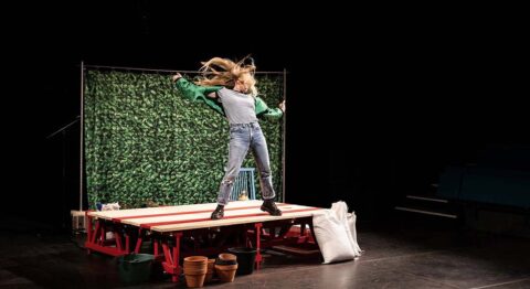 « Nos Jardins » : Amine Adjina et Émilie Prévosteau plantent leur décor dans les jardins ouvriers - Critique sortie Avignon / 2024 Avignon Avignon Off. Le 11. Avignon