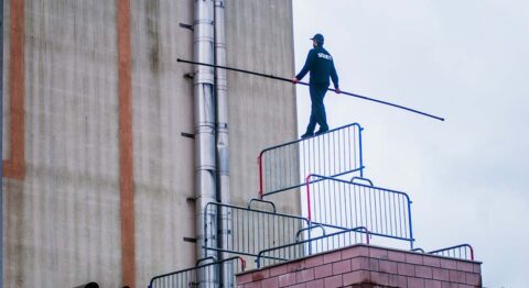 « AmalgameS » ou le “cirque” sécuritaire de Christian Coumin ou comment ébranler notre apathie face à la montée du “tout-sécuritaire” - Critique sortie Avignon / 2024 Villeneuve lez Avignon Avignon Off. Festival Villeneuve en Scène