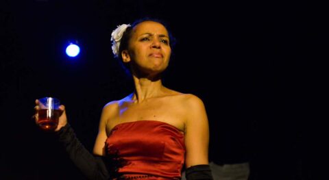 Naïsiwon El Aniou rend hommage à « Billie Holiday : Sunny Side » - Critique sortie Avignon / 2024 Avignon Avignon Off. Théâtre des Lila’s