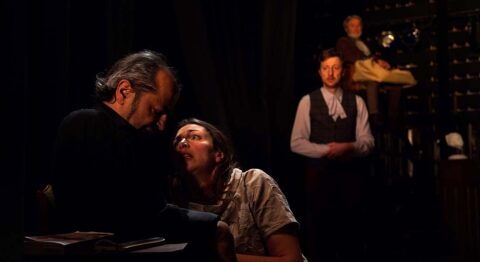 Élisabeth Barbazin présente « Bovary » de Tiago Rodrigues, entre fiction et réalité - Critique sortie Avignon / 2024 Avignon Avignon Off. Théâtre de l'Entrepôt