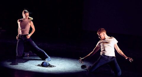 « Connection » de la Cie Evolu’mento - Critique sortie Avignon / 2024 Avignon Avignon Off. Théâtre Golovine