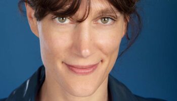 « Gamètes » questionne les enjeux féministes avec douceur et organicité dans la mise en scène de Nikola Carton - Critique sortie Avignon / 2024 Avignon Avignon Off. Artéphile