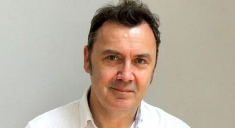 « Ce que nous désirons est sans fin » de Jacques Descorde, « un thriller psychologique » qui explore notamment la thématique de l’emprise. - Critique sortie Avignon / 2024 Avignon Avignon Off. Présence Pasteur