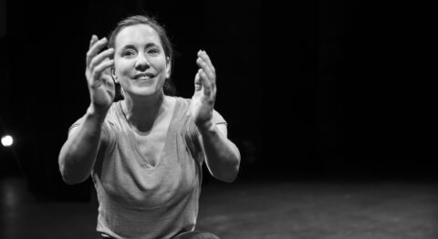 « Les Chatouilles ou la danse de la colère » d’Andréa Bescond, un seule en scène bouleversant - Critique sortie Avignon / 2024 Avignon Avignon Off. Théâtre du Chêne Noir