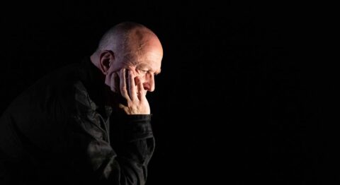 « Montaigne, Les Essais » :  Hervé Briaux plonge dans le fleuve ininterrompu des Essais - Critique sortie Avignon / 2024 Avignon Avignon Off. Théâtre du Chêne Noir