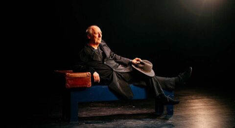 « Tant pis c’est moi », stand-up autobiographique de Sam Karmann - Critique sortie Avignon / 2024 Avignon Avignon Off. La Scala Provence