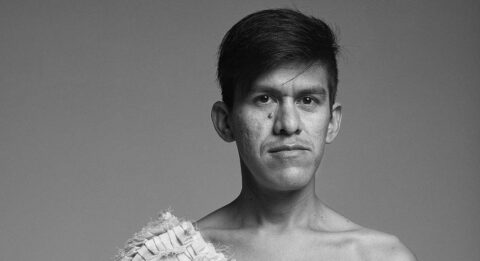 « Soliloquio / Wayqeycuna », l’art militant et fédérateur de Tiziano Cruz - Critique sortie Avignon / 2024 Avignon Festival d'Avignon. Gymnase du lycée Mistral.