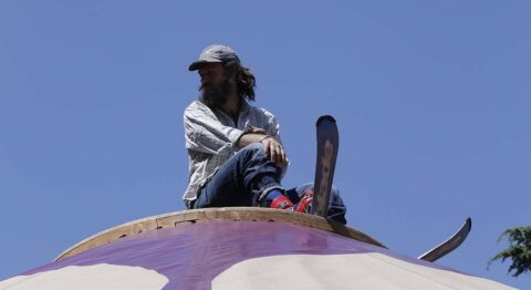 « Un soir chez Boris », la yourte d’Olivier Debelhoir continue de parcourir le territoire - Critique sortie Avignon / 2024 Avignon Avignon Off. Théâtre du Train Bleu