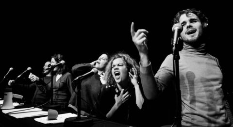 « Zaï Zaï Zaï Zaï » de Fabcaro, une fiction radiophonique réjouissante - Critique sortie Avignon / 2024 Avignon Avignon Off. Le 11 · Avignon