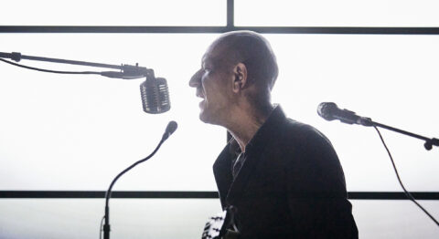 « C’est mort (ou presque) » : le sidérant talent de Joachim Latarjet,  accompagné du regard de Sylvain Maurice - Critique sortie Avignon / 2024 Avignon Avignon Off. Théâtre du Train Bleu