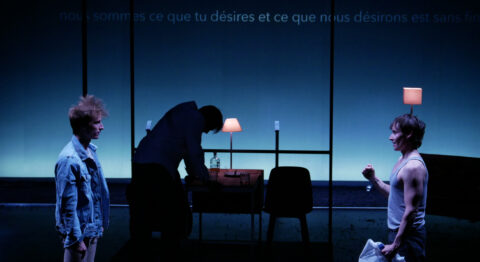 Jacques Descorde crée « Ce que nous désirons est sans fin » : un thriller anguleux et tranchant qui questionne l’emprise - Critique sortie Avignon / 2024 Avignon Présence Pasteur