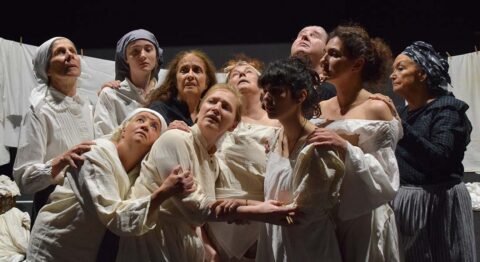 « Le Lavoir » mis en scène par Frédérique Lazarini : un beau théâtre populaire qui redonne vie à une mémoire effacée - Critique sortie Avignon / 2024 Avignon Avignon Off. Théâtre du Chien Qui Fume